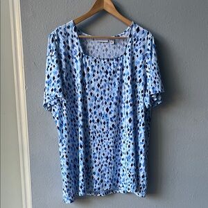 Susan Graver Blue and White Geometric Blouse